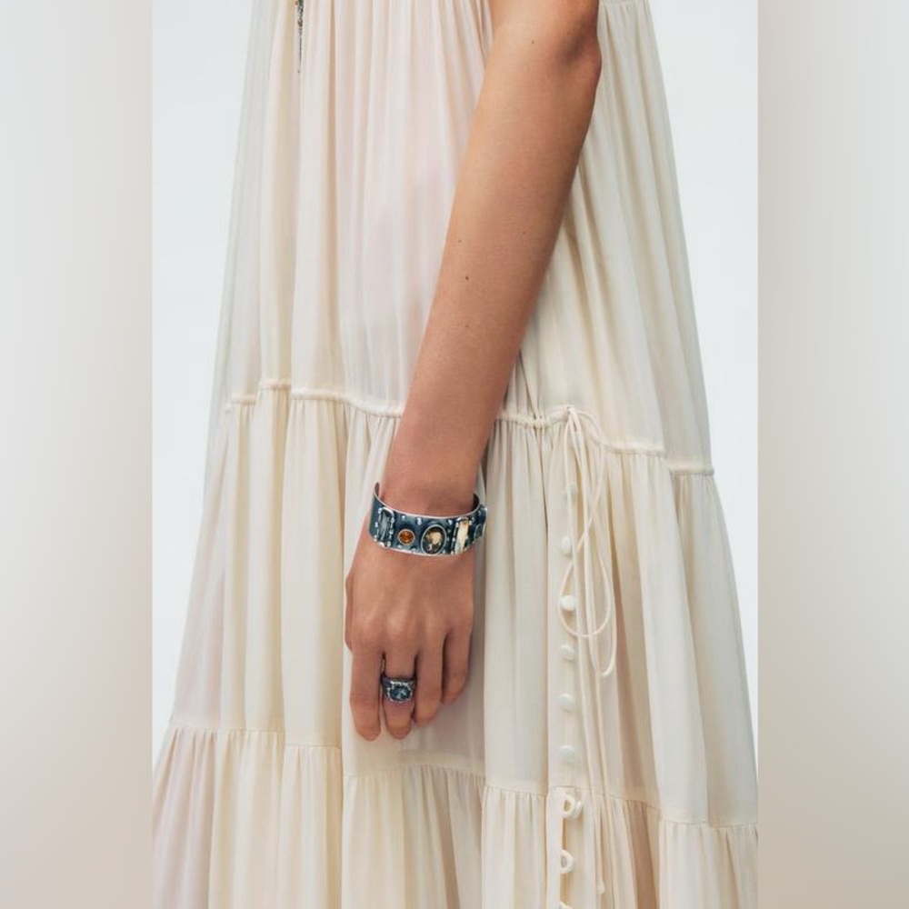 Zara collection 2023 Slip Dress
Cream Maxi Dress
Zara studio - Picture 5 of 16